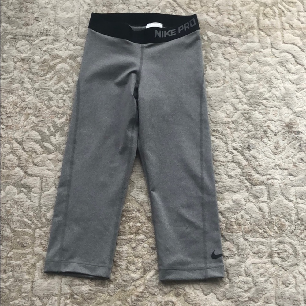 NIKE Pro Dri-Fit Cropped Leggings! Like NEW!!
